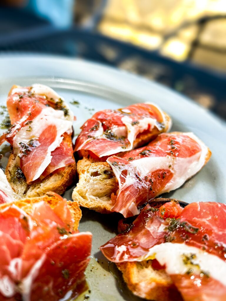 Tostas de tomate y jamon Jamón serrano on toast is a dish served in tapas bars all over Spain