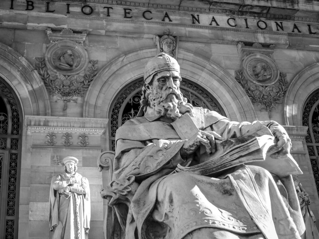 library g4553ce660 1920 Study in Madrid